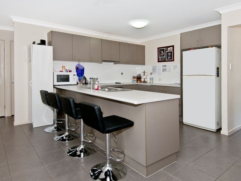 11 Schafer Court, Edens Landing QLD 4207