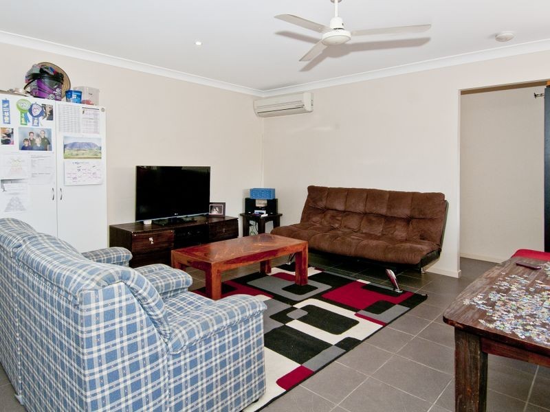 11 Schafer Court, Edens Landing QLD 4207