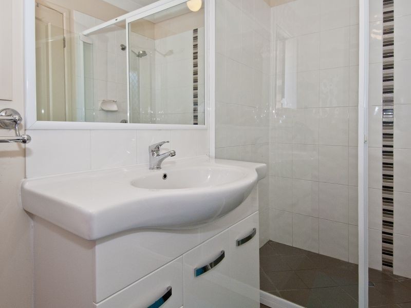 11 Schafer Court, Edens Landing QLD 4207