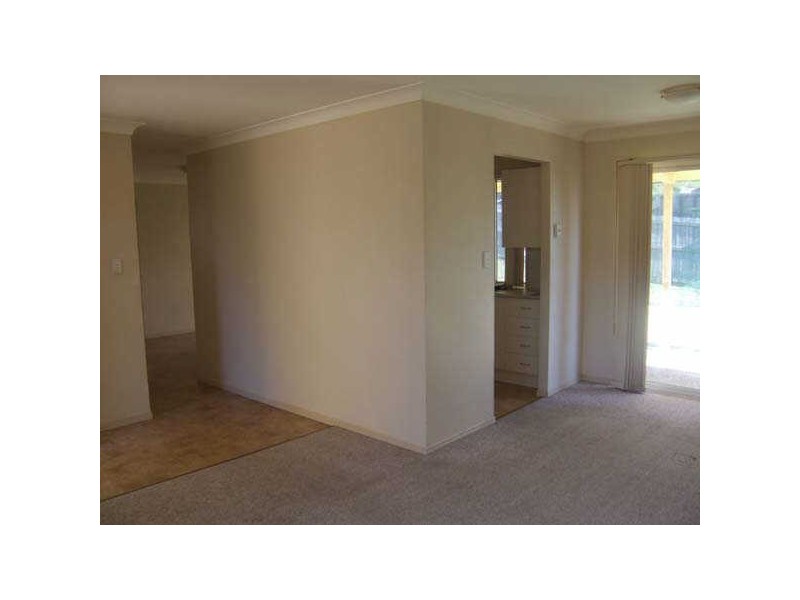 94 Overland Drive, Edens Landing QLD 4207