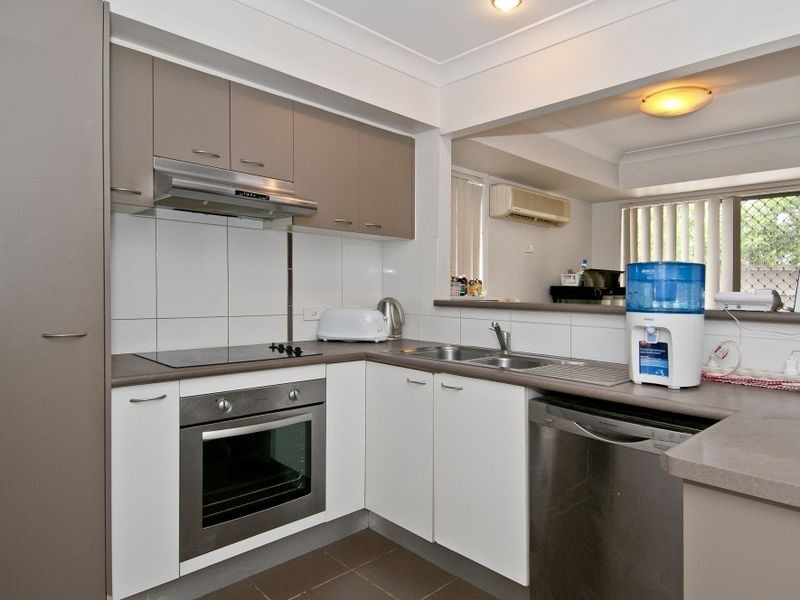 32/2-8 Meadowbrook Drive, Meadowbrook QLD 4131