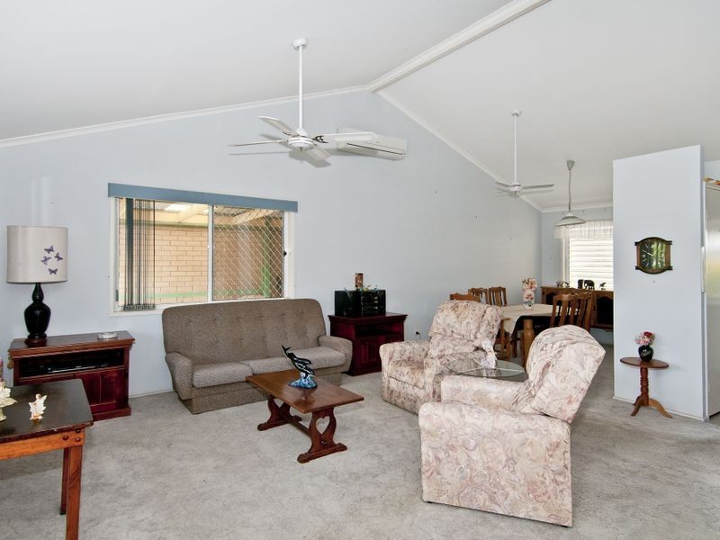 4 Rustic Court Palm Lakes, Bethania QLD 4205