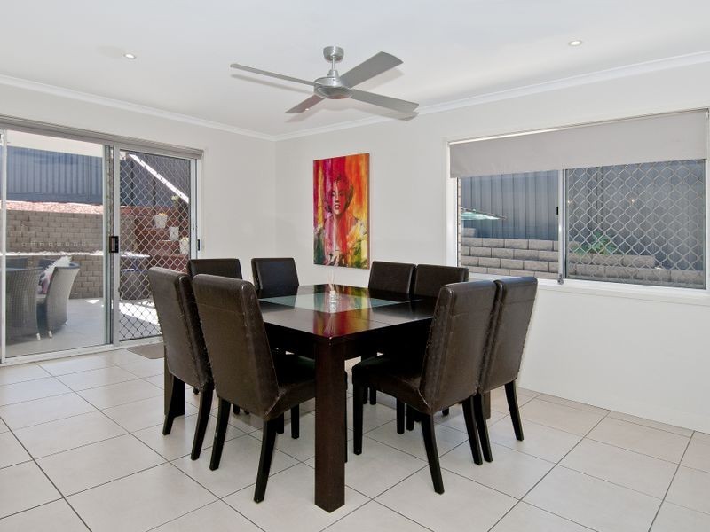 9 Leighton Drive, Edens Landing QLD 4207