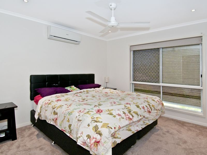 9 Leighton Drive, Edens Landing QLD 4207