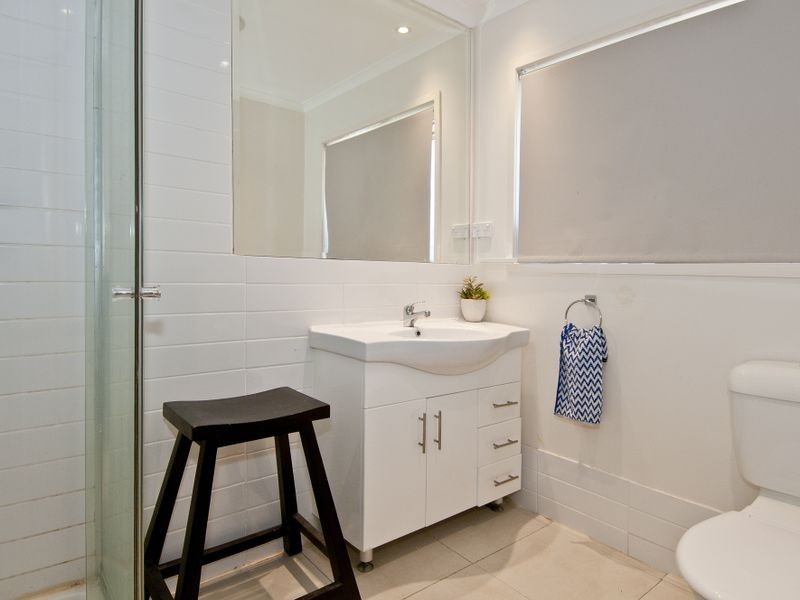 9 Leighton Drive, Edens Landing QLD 4207