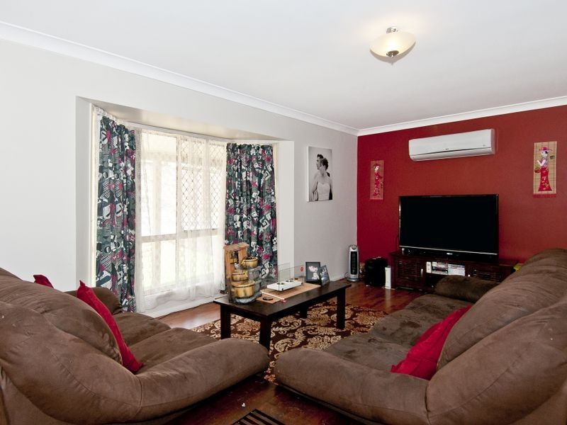 34 Chatfield Street, Edens Landing QLD 4207