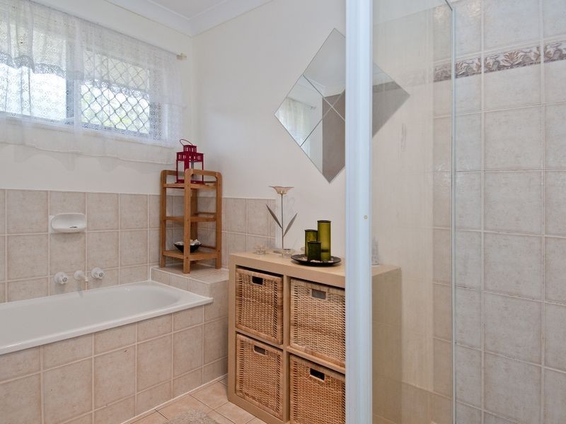 34 Chatfield Street, Edens Landing QLD 4207