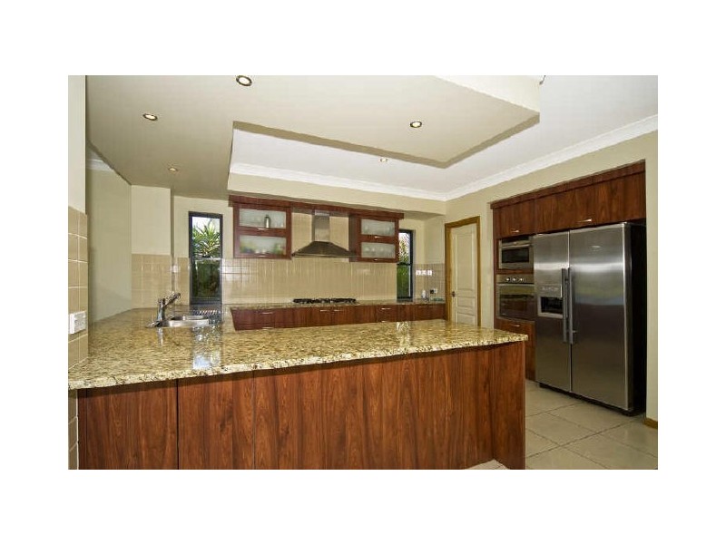 37 Lake Breeze Drive, Windaroo QLD 4207