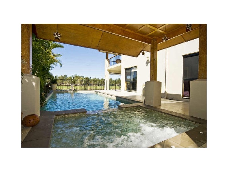 37 Lake Breeze Drive, Windaroo QLD 4207