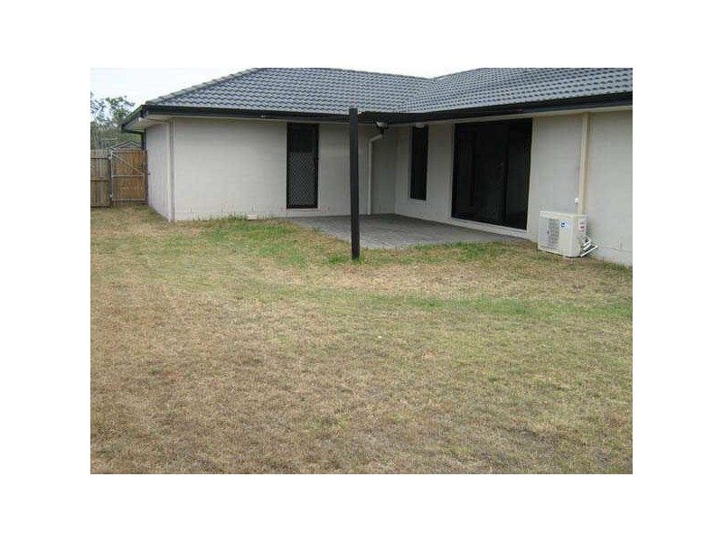 8 Wyndham St, Holmview QLD 4207