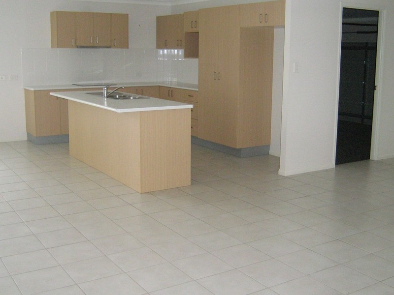 49 Jasmina Pde, Waterford QLD 4133