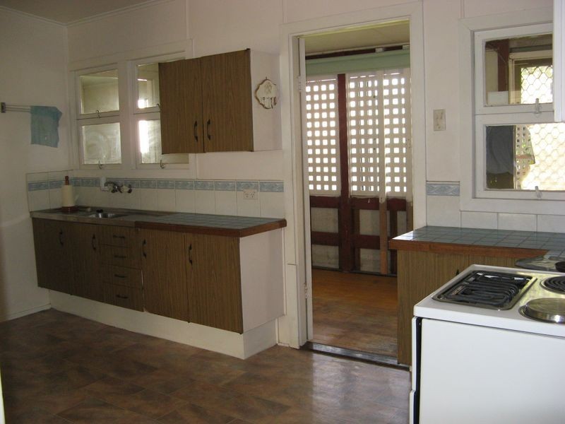 124 Logan St, Eagleby QLD 4207