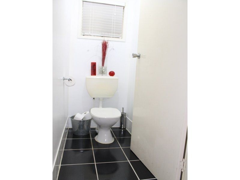 82 Federation Dr, Bethania QLD 4205