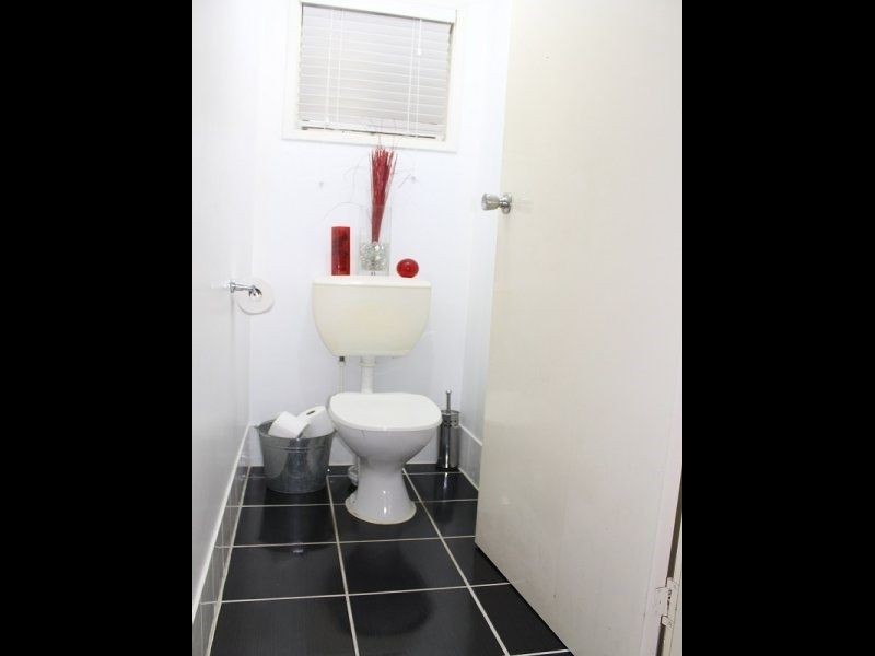 82 Federation Dr, Bethania QLD 4205