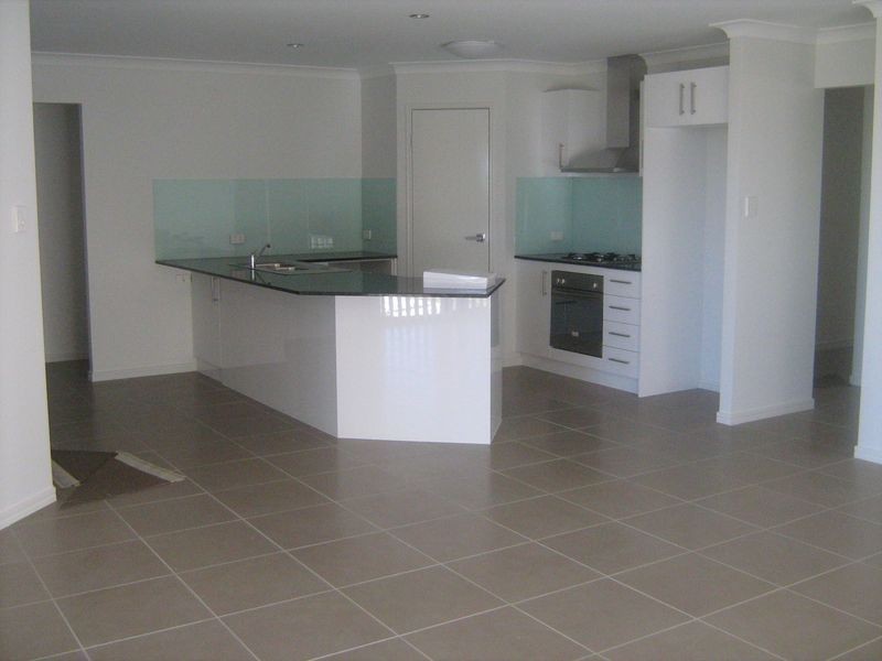 52 Sunridge Cct, Bahrs Scrub QLD 4207