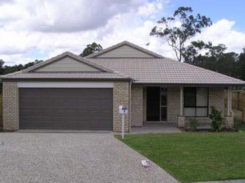 8 Schafer St, Edens Landing QLD 4207