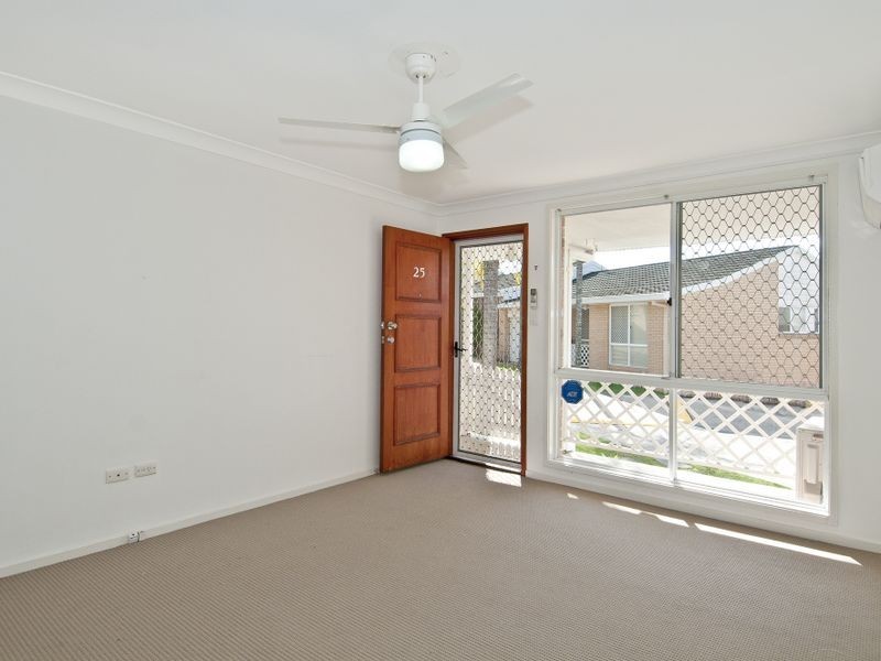 25/19-23 Ben Lexcen Court, Mount Warren Park QLD 4207