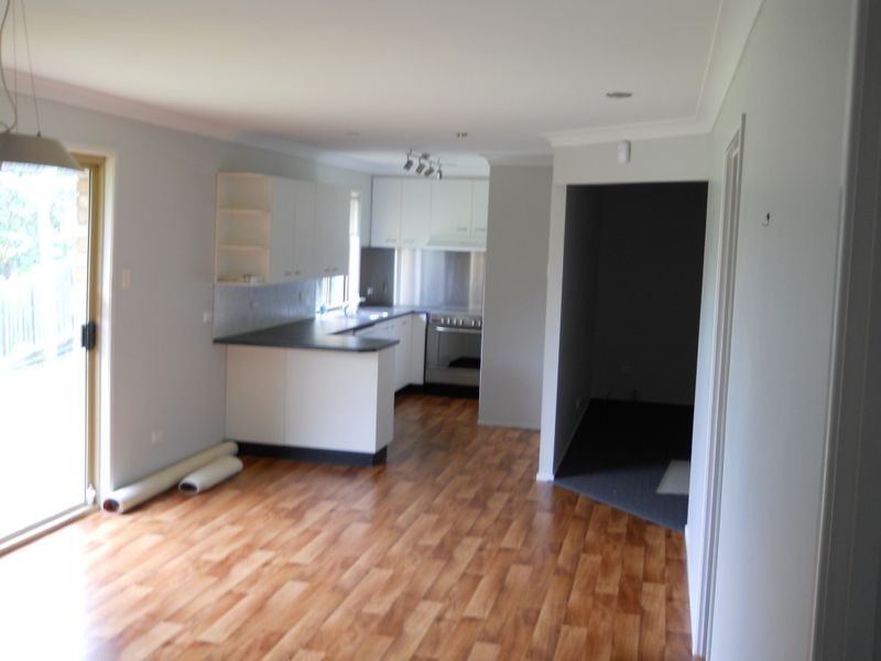 6 Yvonne Cres, Mount Warren Park QLD 4207
