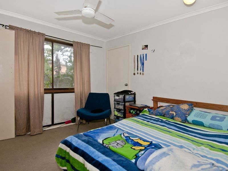 28 Yorkshire Crescent, Mount Warren Park QLD 4207