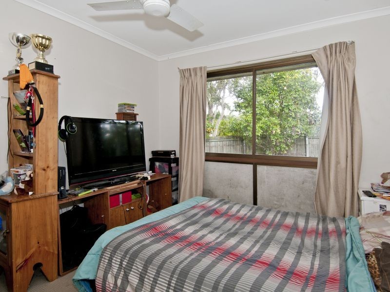 28 Yorkshire Crescent, Mount Warren Park QLD 4207