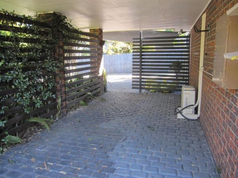 12A Avonmore St, Edens Landing QLD 4207