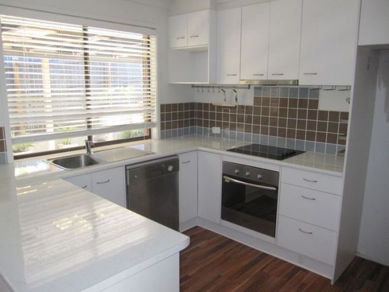 12A Avonmore St, Edens Landing QLD 4207