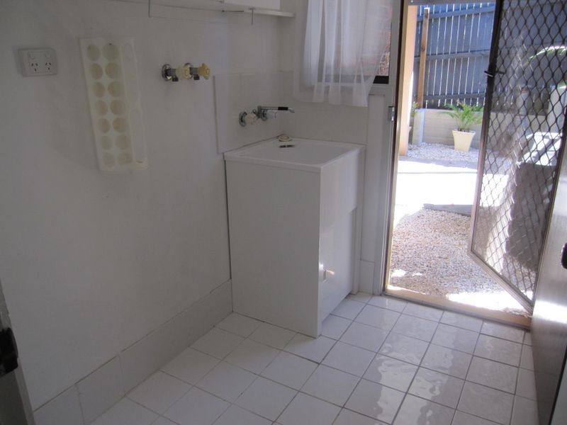 12A Avonmore St, Edens Landing QLD 4207