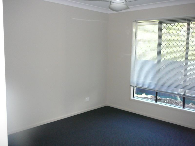 12B Avonmore St, Edens Landing QLD 4207