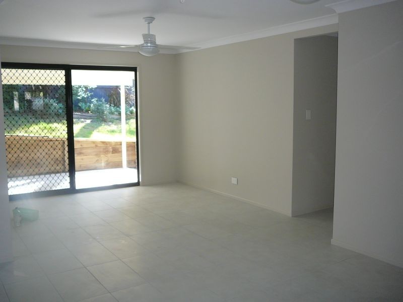 12B Avonmore St, Edens Landing QLD 4207