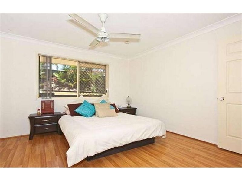 66 Avonmore St, Edens Landing QLD 4207
