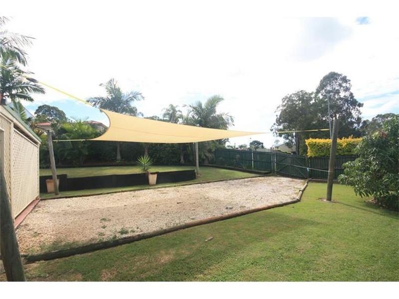 66 Avonmore St, Edens Landing QLD 4207