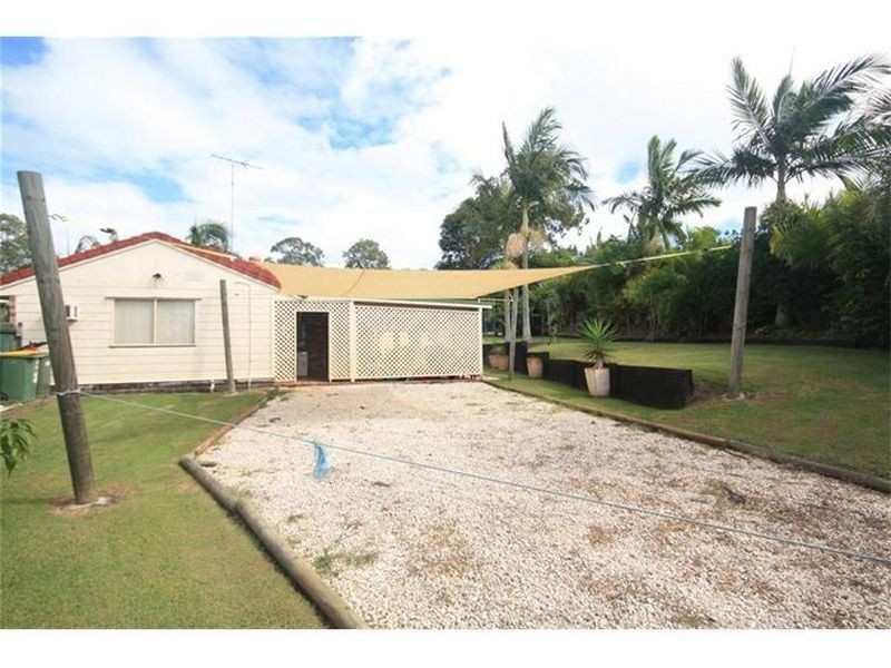 66 Avonmore St, Edens Landing QLD 4207