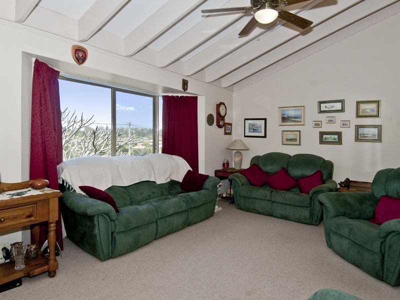 18 Moffatt Place, Edens Landing QLD 4207