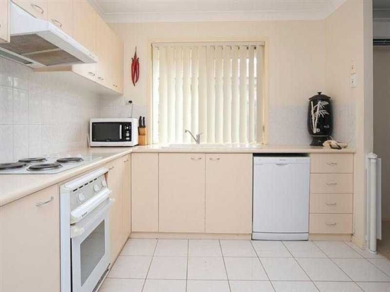 42 Tansey Dr, Tanah Merah QLD 4128