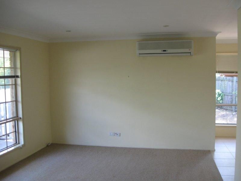 29 Tregana Cct, Edens Landing QLD 4207