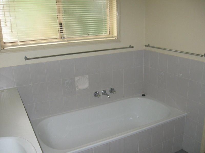 29 Tregana Cct, Edens Landing QLD 4207