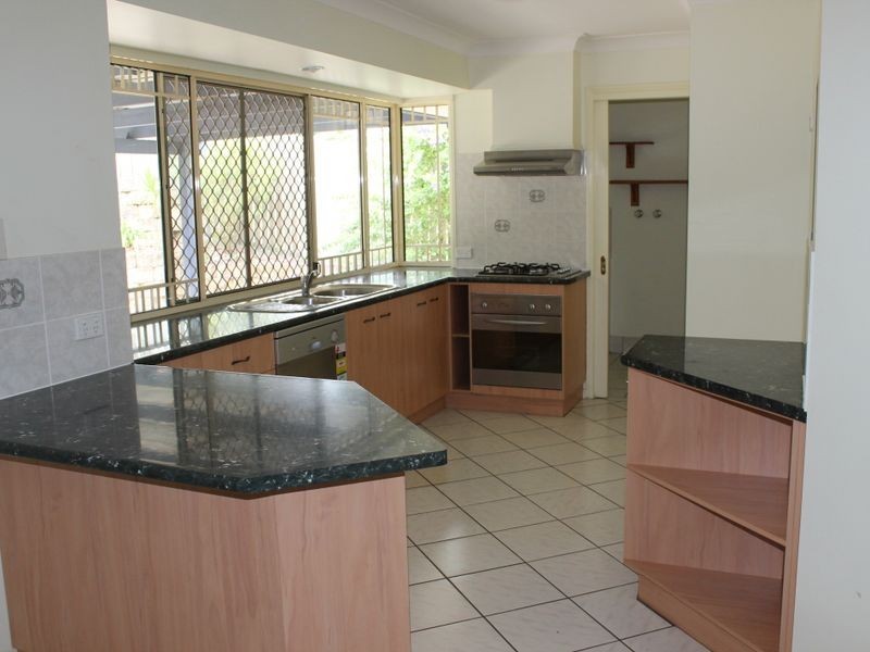 28 Avonmore St, Edens Landing QLD 4207