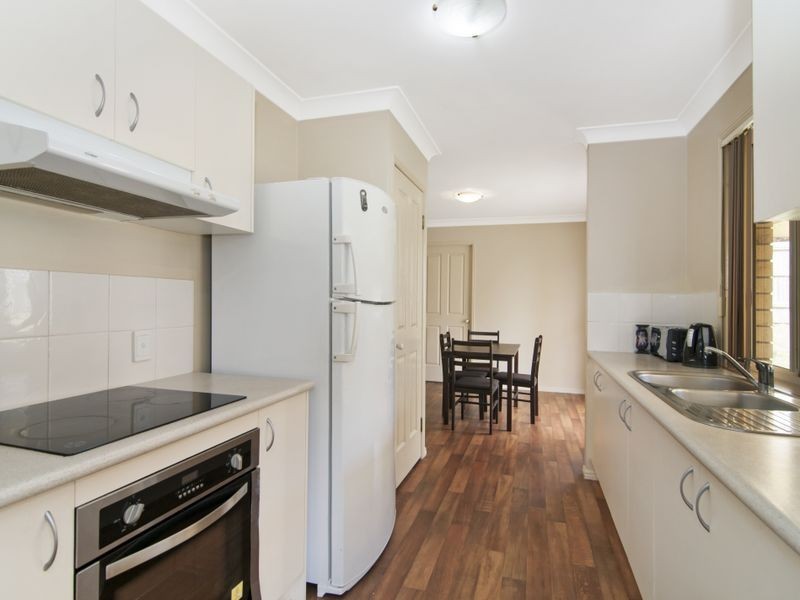 94 Overland Drive, Edens Landing QLD 4207