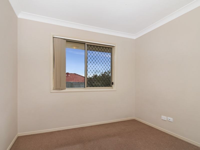 94 Overland Drive, Edens Landing QLD 4207