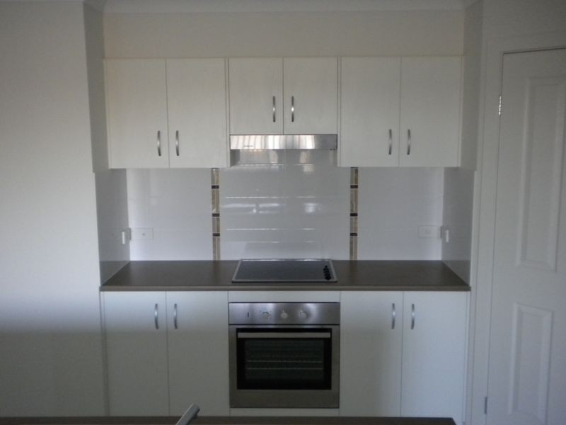 2 Crestwood Street, Windaroo QLD 4207
