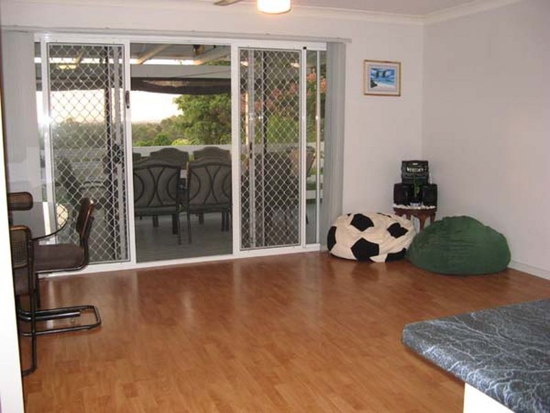 73 Loane Dr, Edens Landing QLD 4207