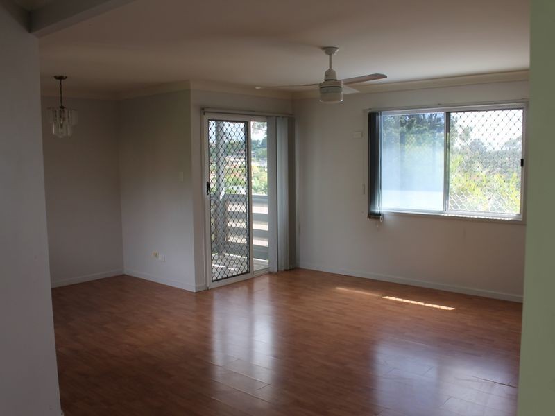 73 Loane Dr, Edens Landing QLD 4207