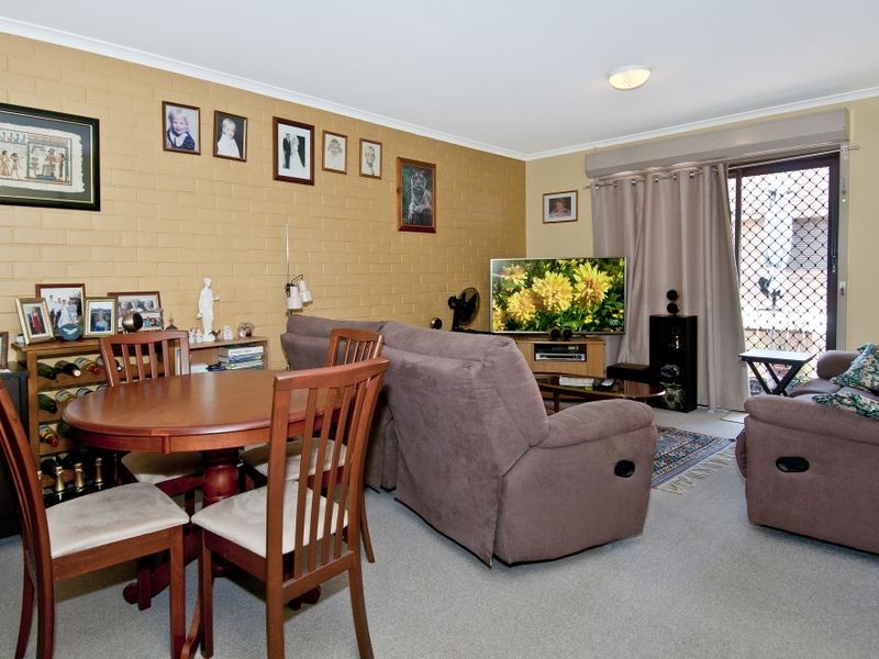 6/6 Cowper Avenue, Eagleby QLD 4207