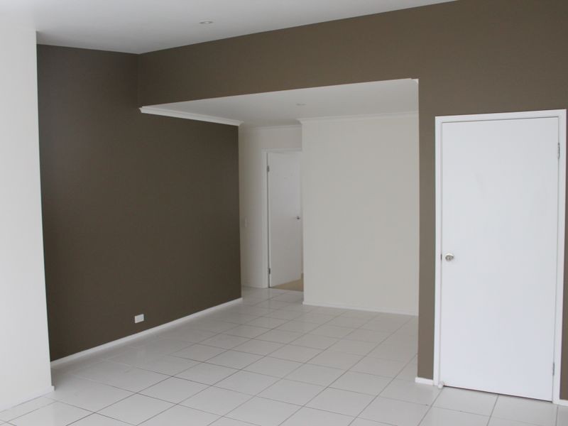 2/66 Castile Cr, Edens Landing QLD 4207