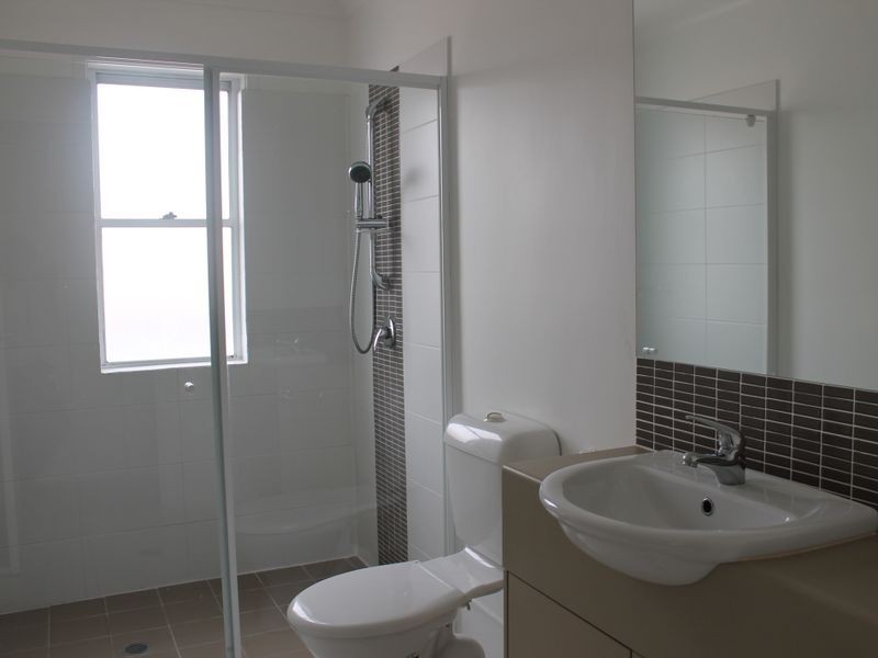 2/66 Castile Cr, Edens Landing QLD 4207