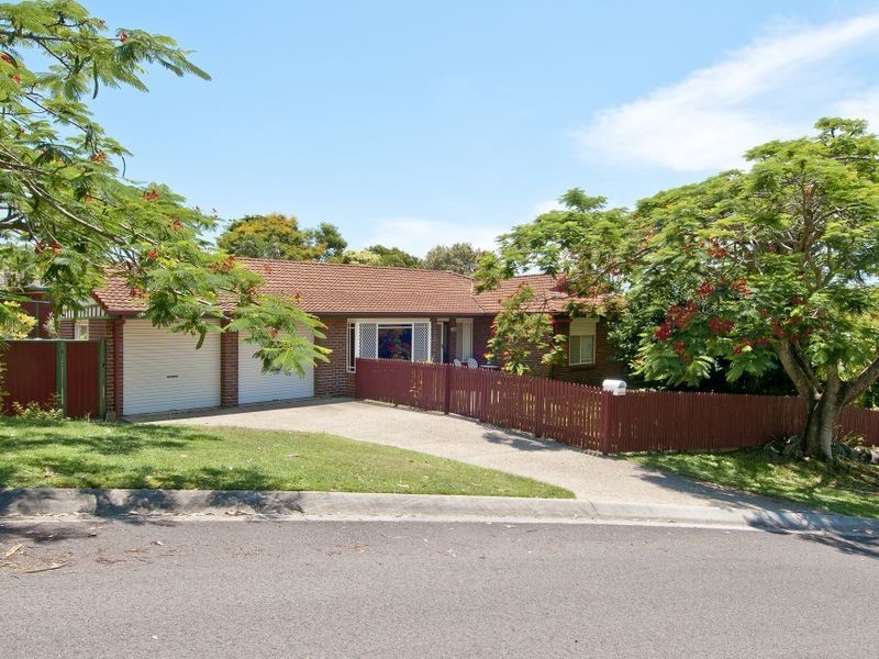 1 Borger Place, Edens Landing QLD 4207