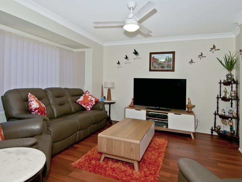 1 Borger Place, Edens Landing QLD 4207