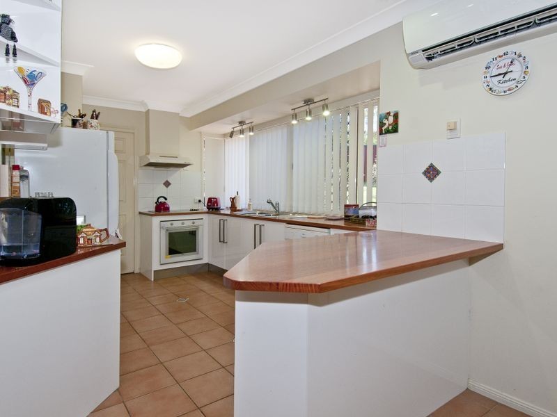 1 Borger Place, Edens Landing QLD 4207