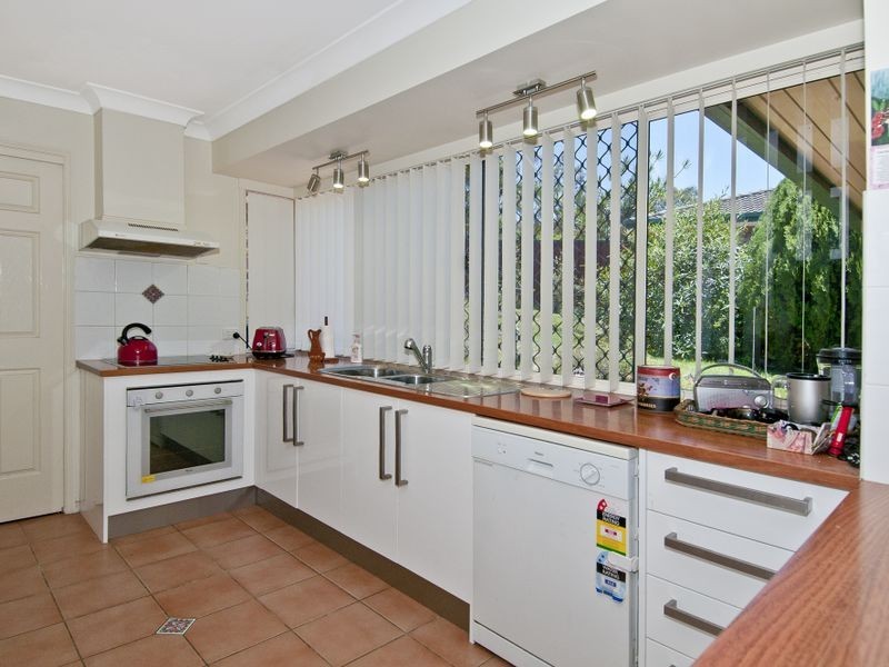 1 Borger Place, Edens Landing QLD 4207