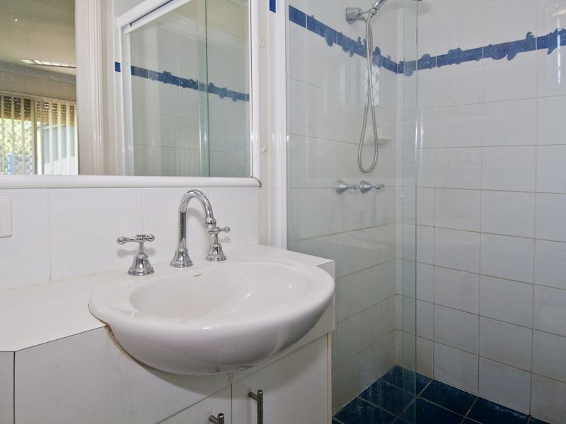 1 Borger Place, Edens Landing QLD 4207